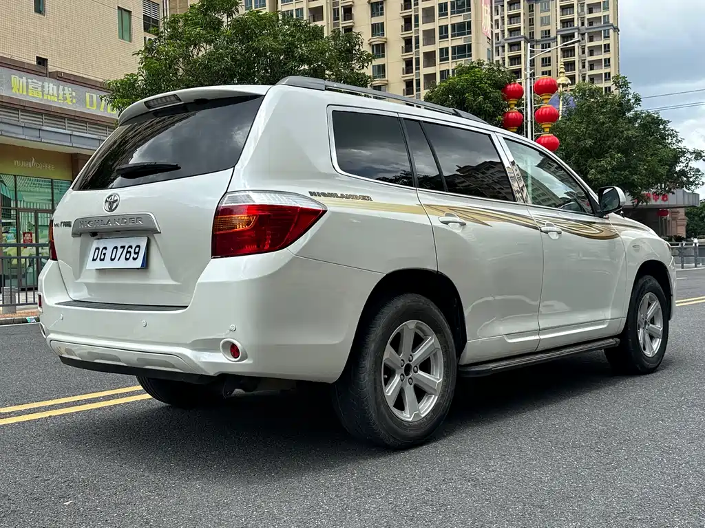 Toyota Highlander 2011 — фото 9