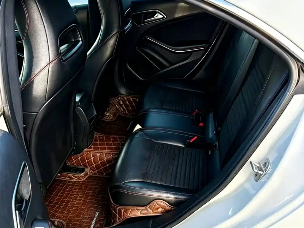 Mercedes-Benz CLA 2015