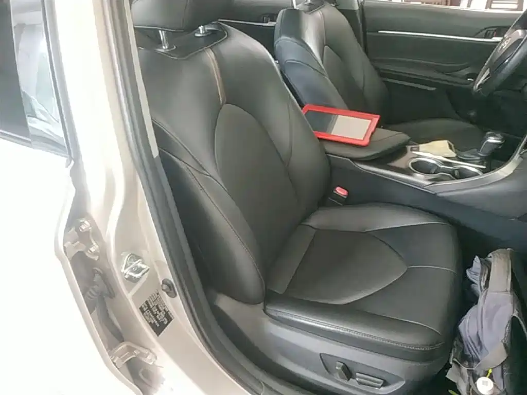 Toyota Camry 2021 — фото 25