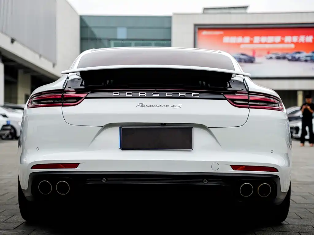 Porsche Panamera 2018 — фото 18