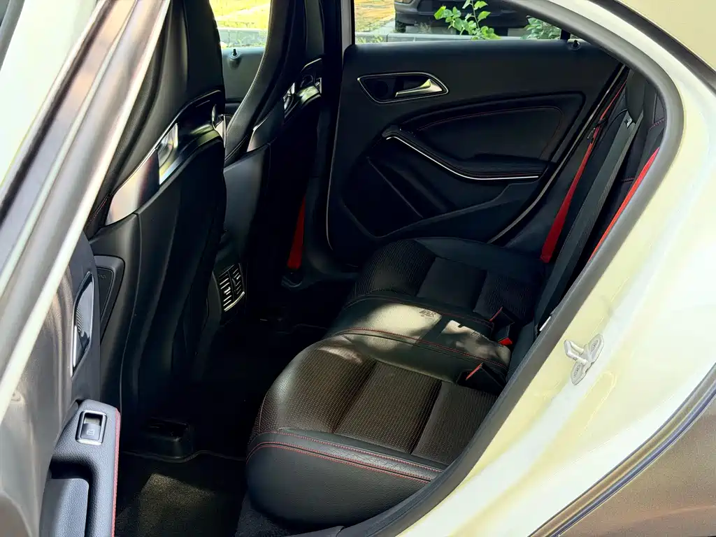 Mercedes-Benz A-Class AMG 2015 — фото 11