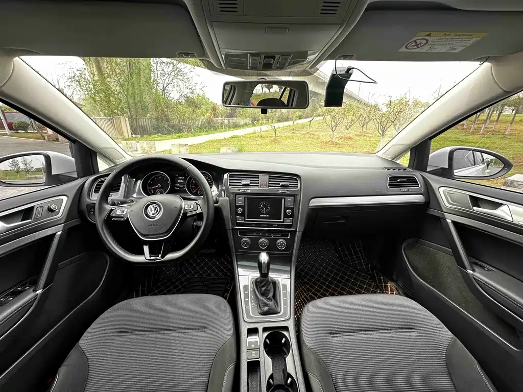 Volkswagen Golf 2018 — фото 10