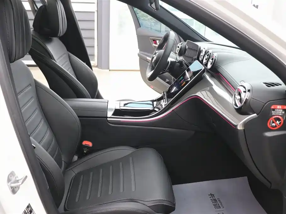 Mercedes-Benz C-Class 2025 — фото 21