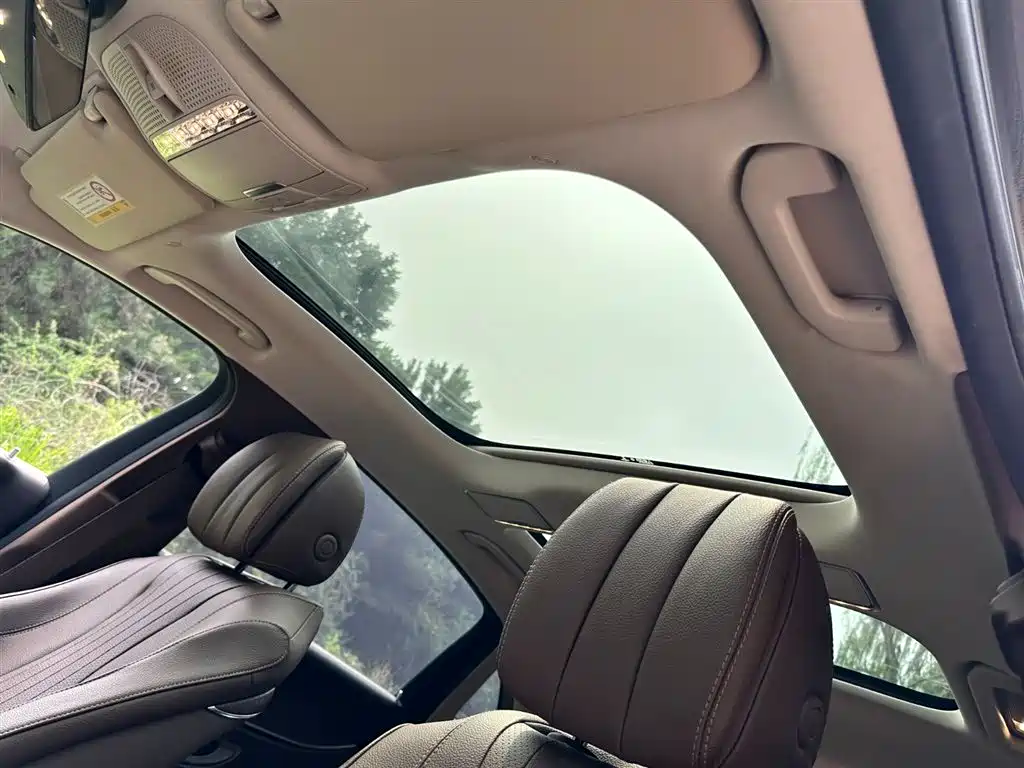 Mercedes-Benz E-Class 2022 — фото 14