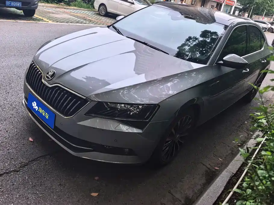 Skoda Superb 2017 — фото 1
