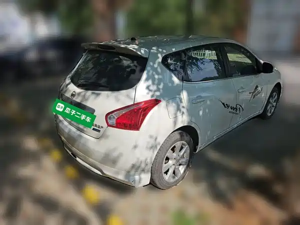 Nissan Tiida 2015