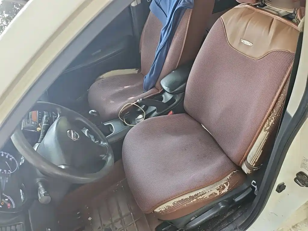 Nissan Tiida 2015 — фото 11