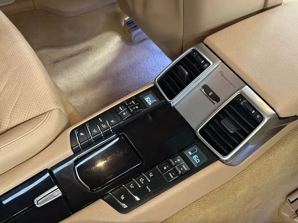 Porsche Panamera 2014 — фото 16