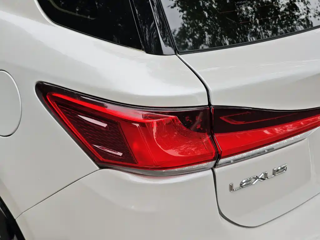 Lexus CT 2019 — фото 16