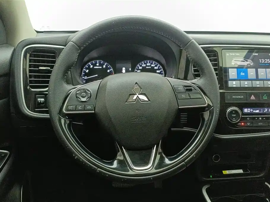 Mitsubishi Outlander 2020 — фото 15