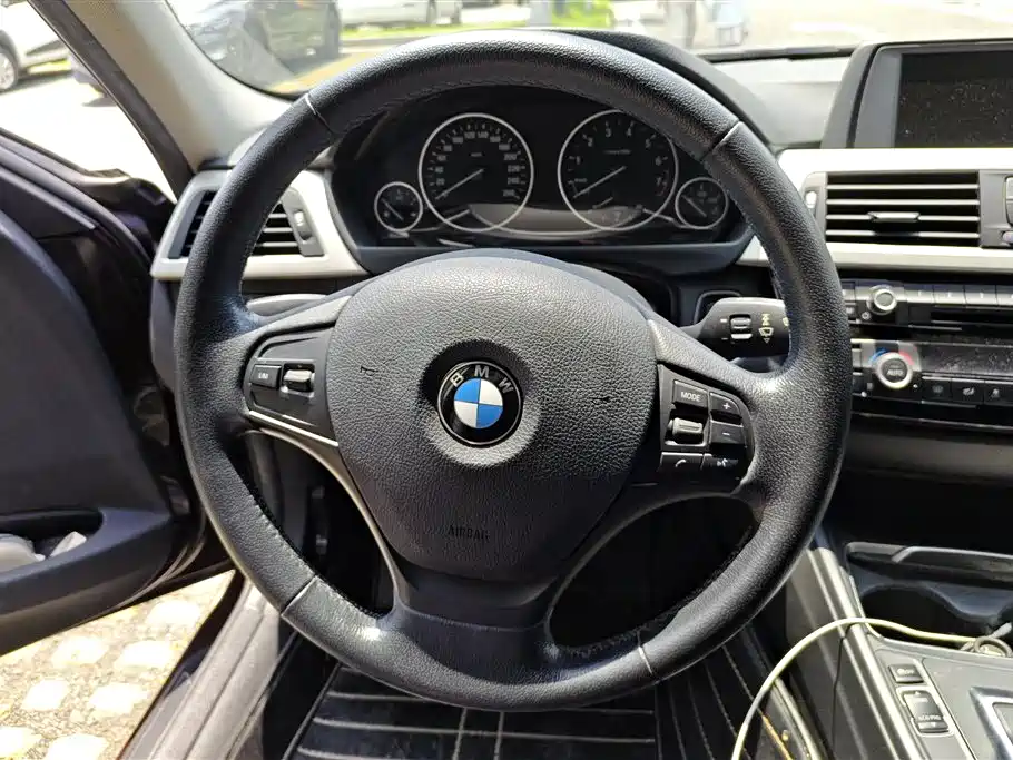 BMW 3 Series 2016 — фото 14
