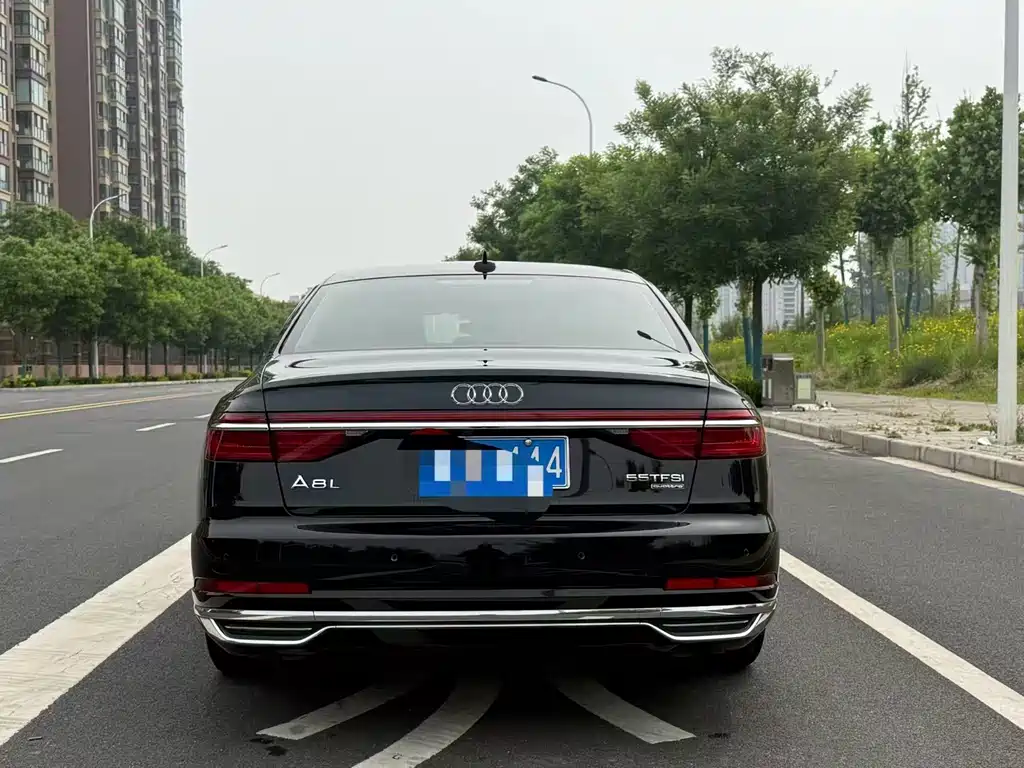Audi A8 2020 — фото 22