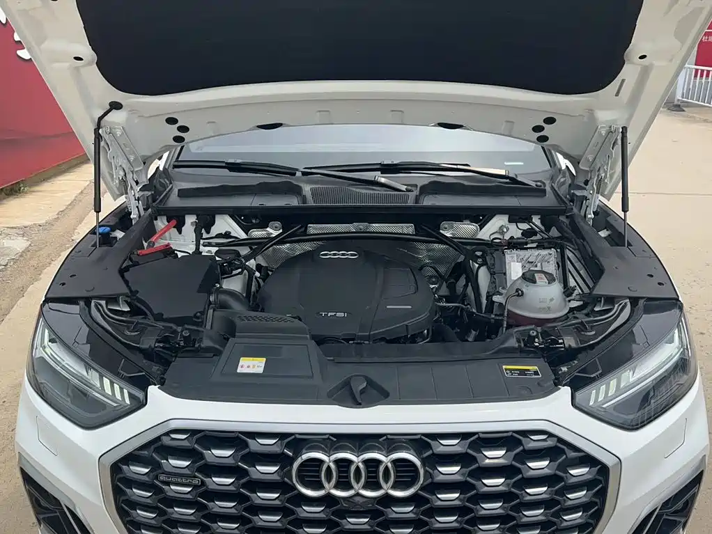 Audi Q5L Sportback 2021 — фото 11