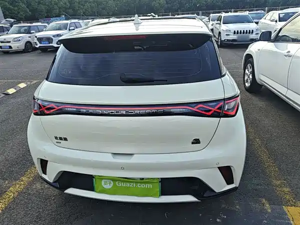 BYD Dolphin 2023