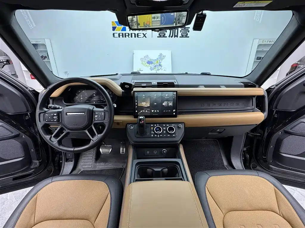 Land Rover Defender 2024 — фото 11