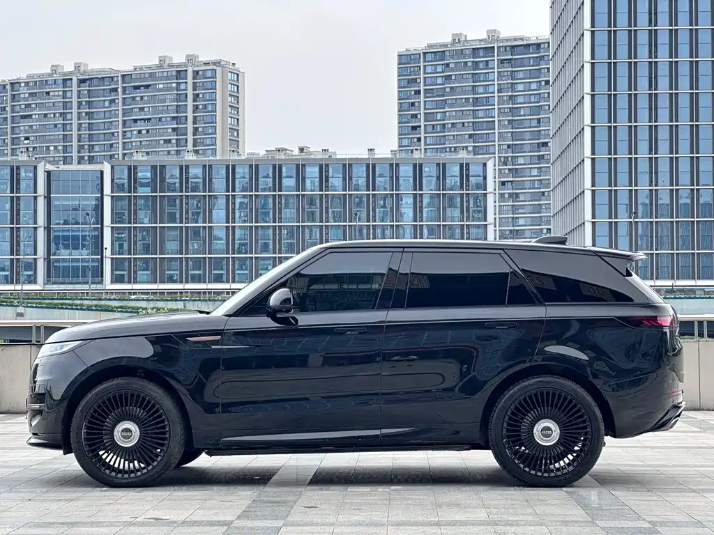 Land Rover Sport 2024 — фото 14