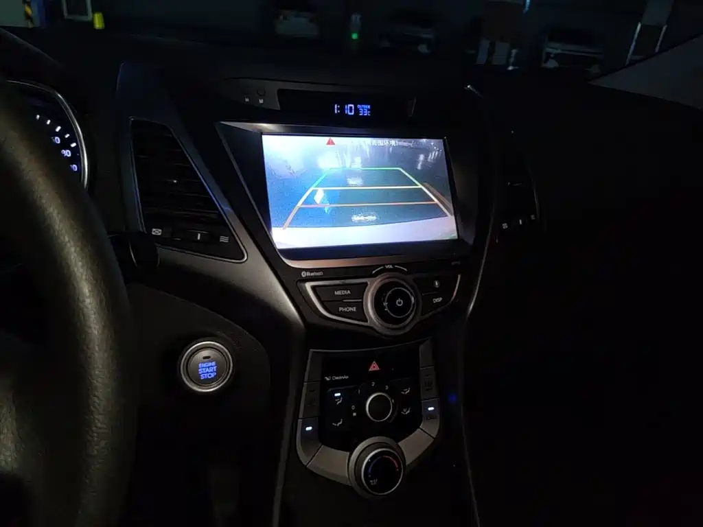 Hyundai Elantra 2018 — фото 13