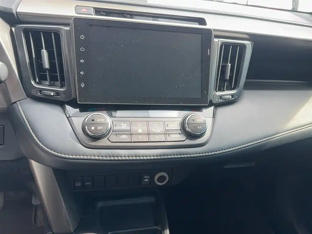 Toyota RAV4 2016 — фото 6