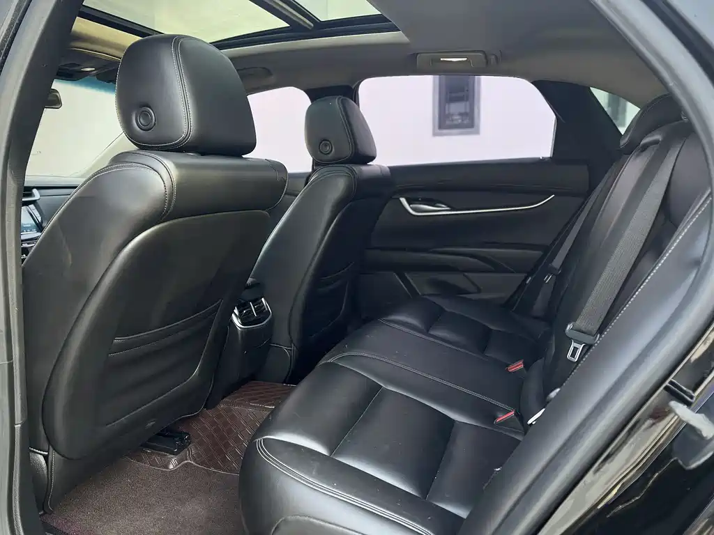 Cadillac XTS 2018 — фото 15