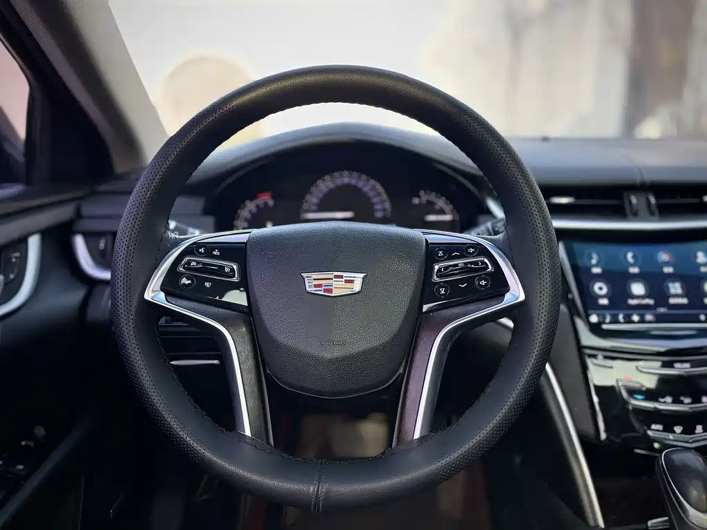 Cadillac XTS 2018 — фото 11