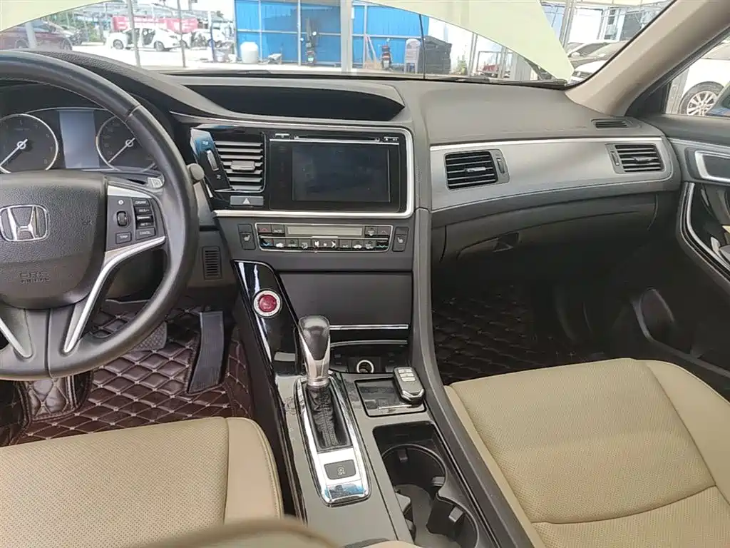 Honda Spirior 2016 — фото 13