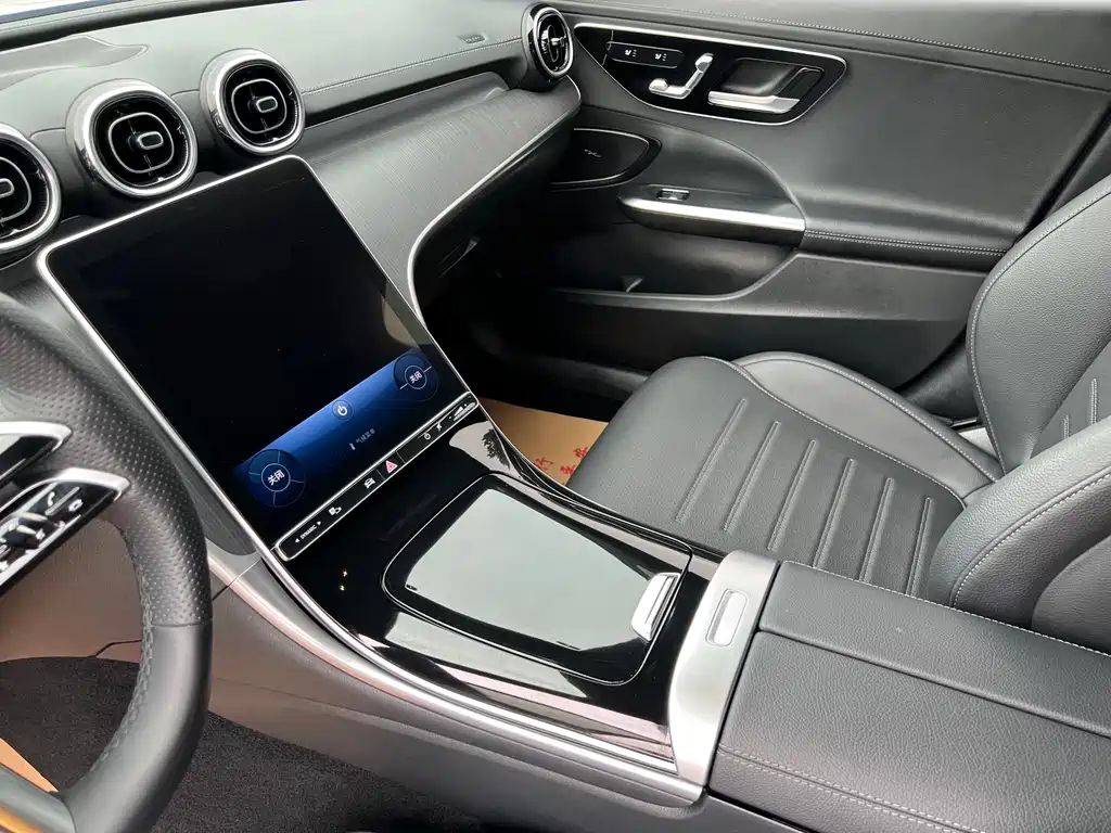 Mercedes-Benz C-Class 2024 — фото 15