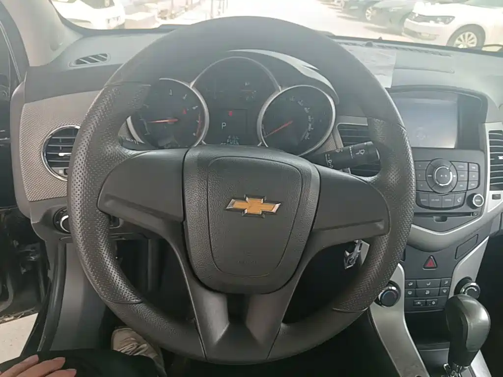 Chevrolet Cruze 2015 — фото 11
