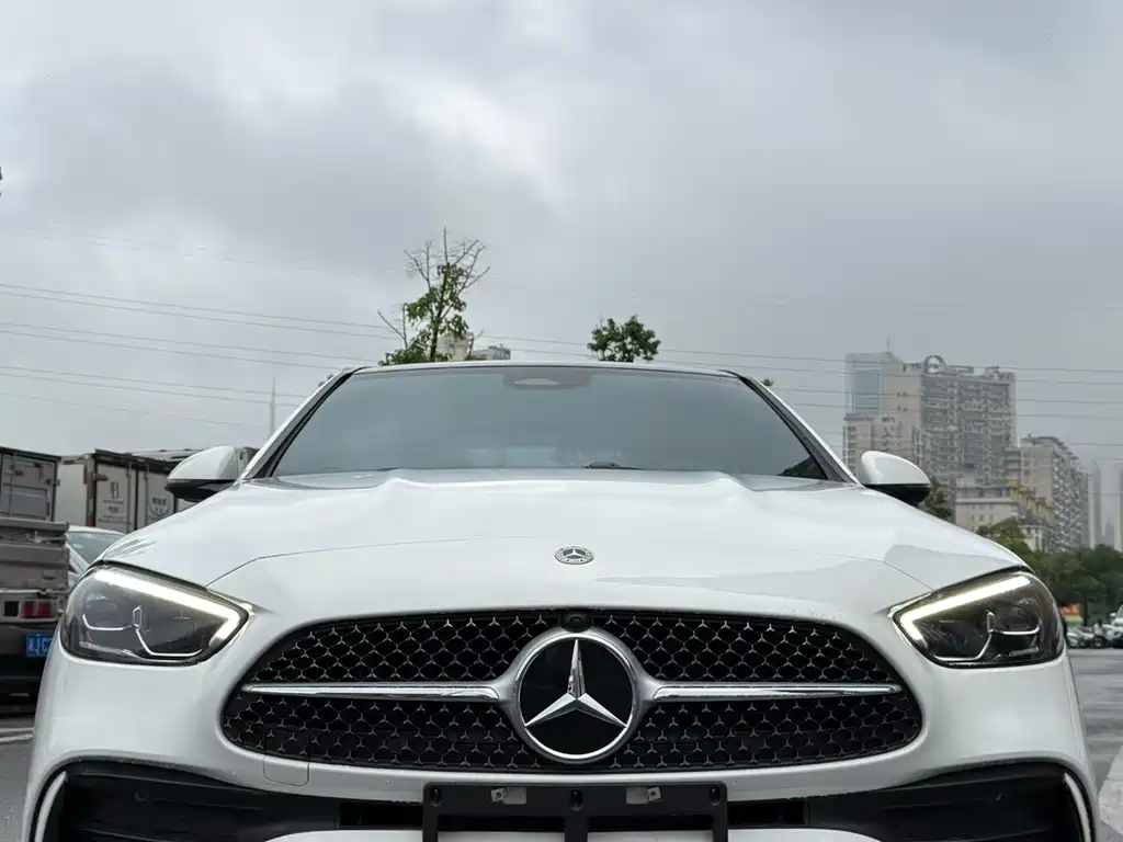 Mercedes-Benz C-Class 2024