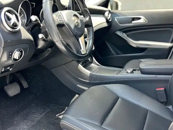 Mercedes-Benz GLA 2015