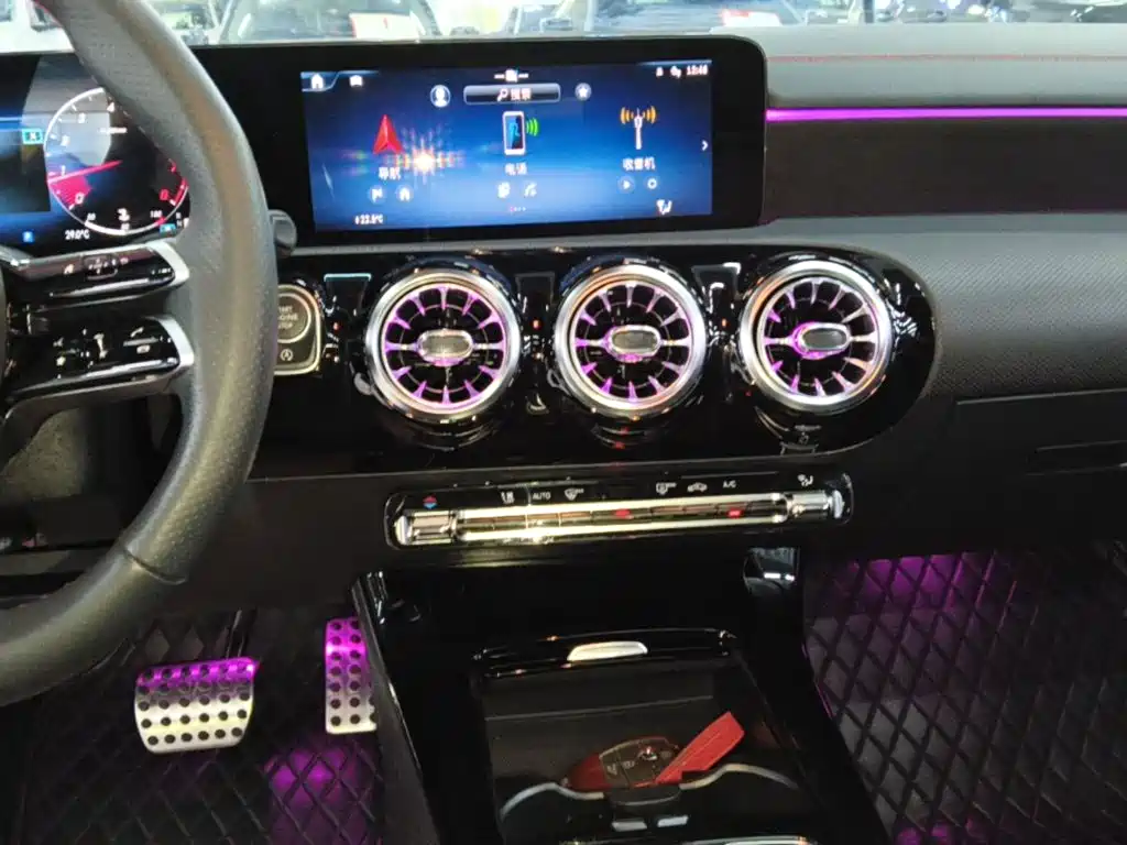 Mercedes-Benz CLA 2024 — фото 13