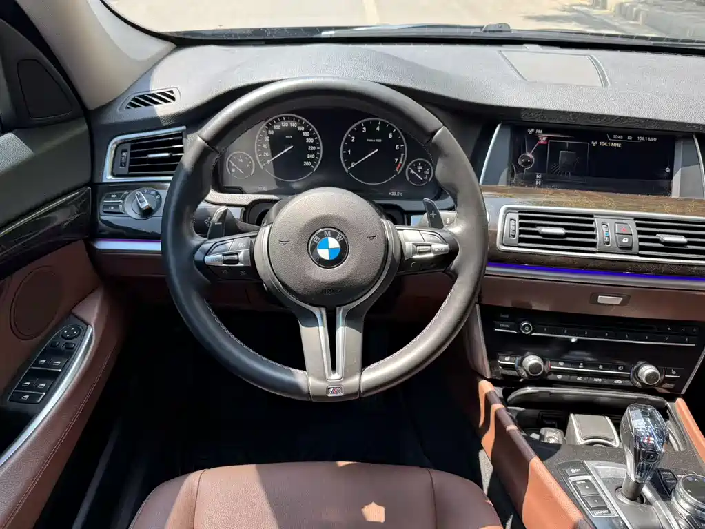 BMW 5 Series GT 2016 — фото 13