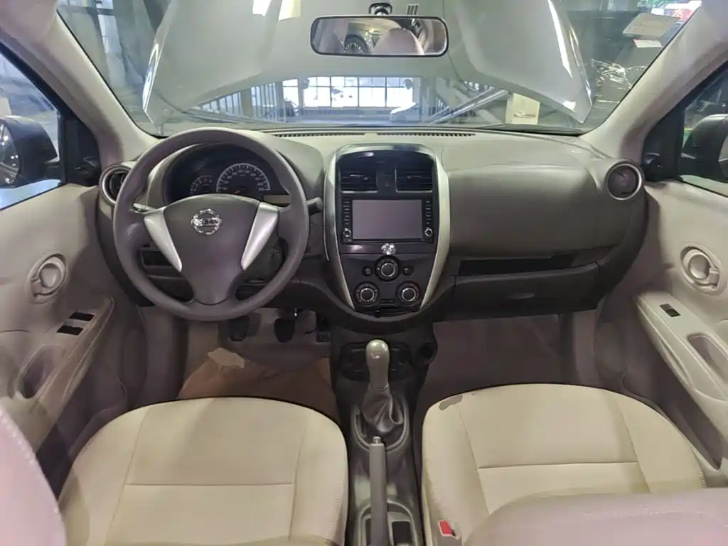 Nissan Sunny 2016 — фото 10