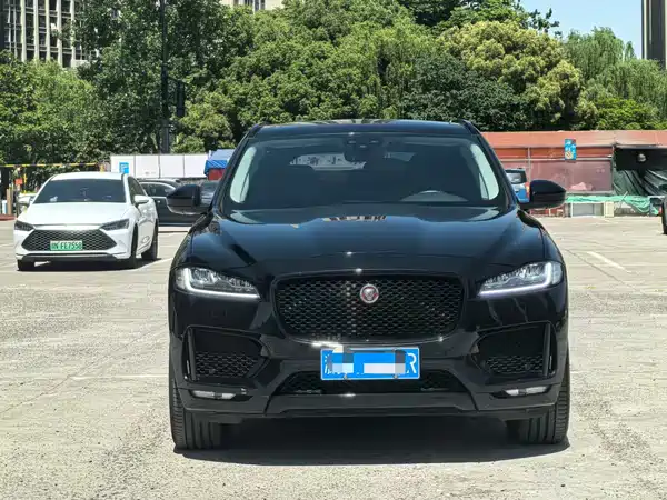 Jaguar F-PACE 2020