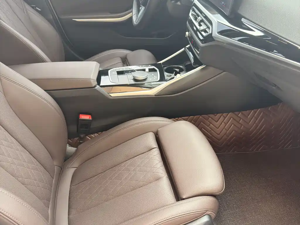BMW 3 Series 2023 — фото 12