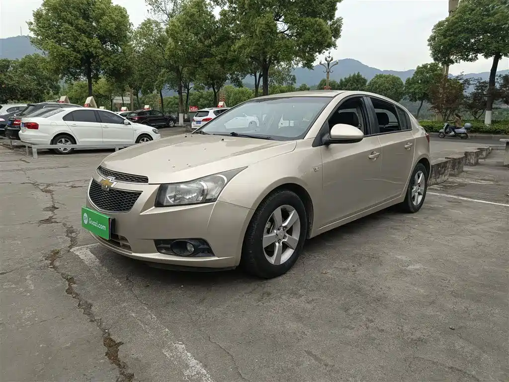 Chevrolet Cruze 2014 — фото 1