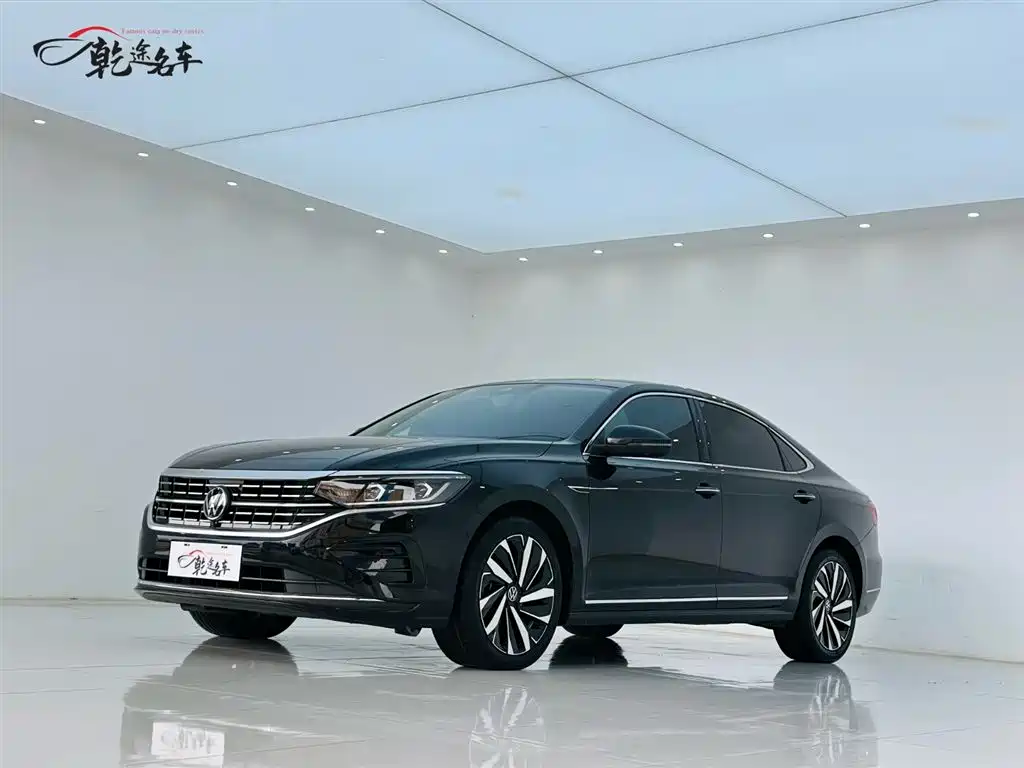 Volkswagen Passat 2023 — фото 1