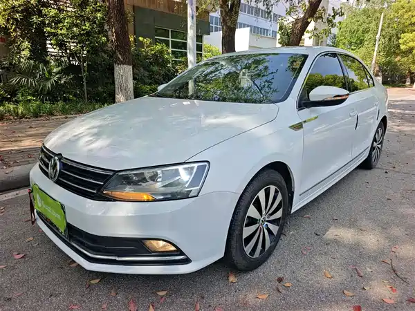 Volkswagen Sagitar 2018