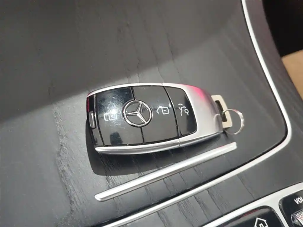 Mercedes-Benz E-Class 2018 — фото 9