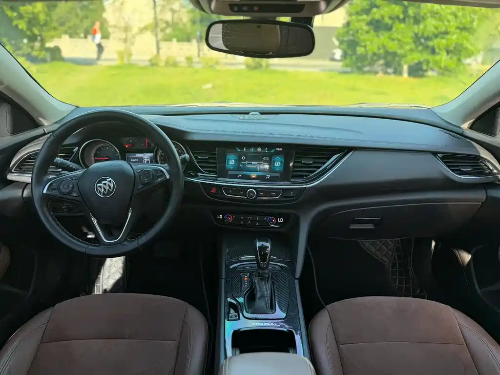 Buick Regal 2018 — фото 9