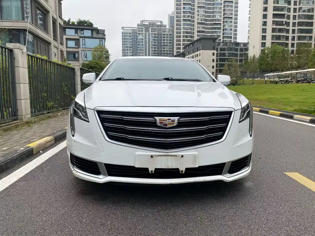 Cadillac XTS 2018 — фото 2