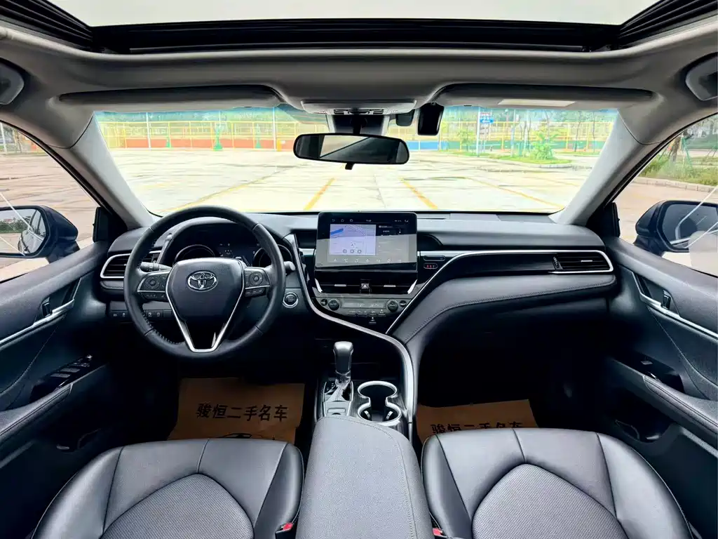 Toyota Camry 2023 — фото 9