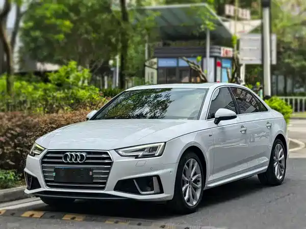 Audi A4L 2019