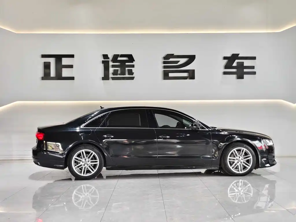 Audi A8 2017 — фото 3