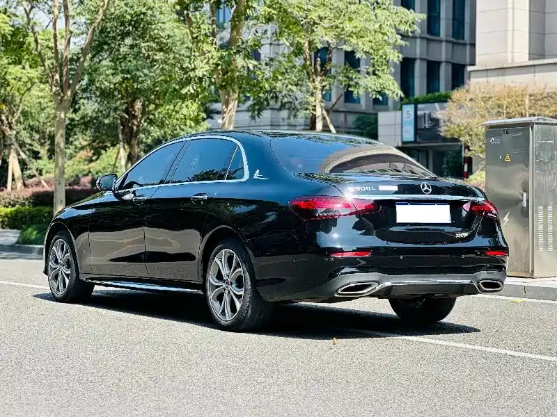 Mercedes-Benz E-Class 2019 — фото 13