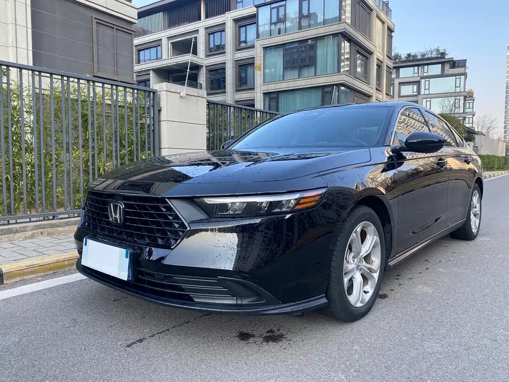 Honda Accord 2023 — фото 1