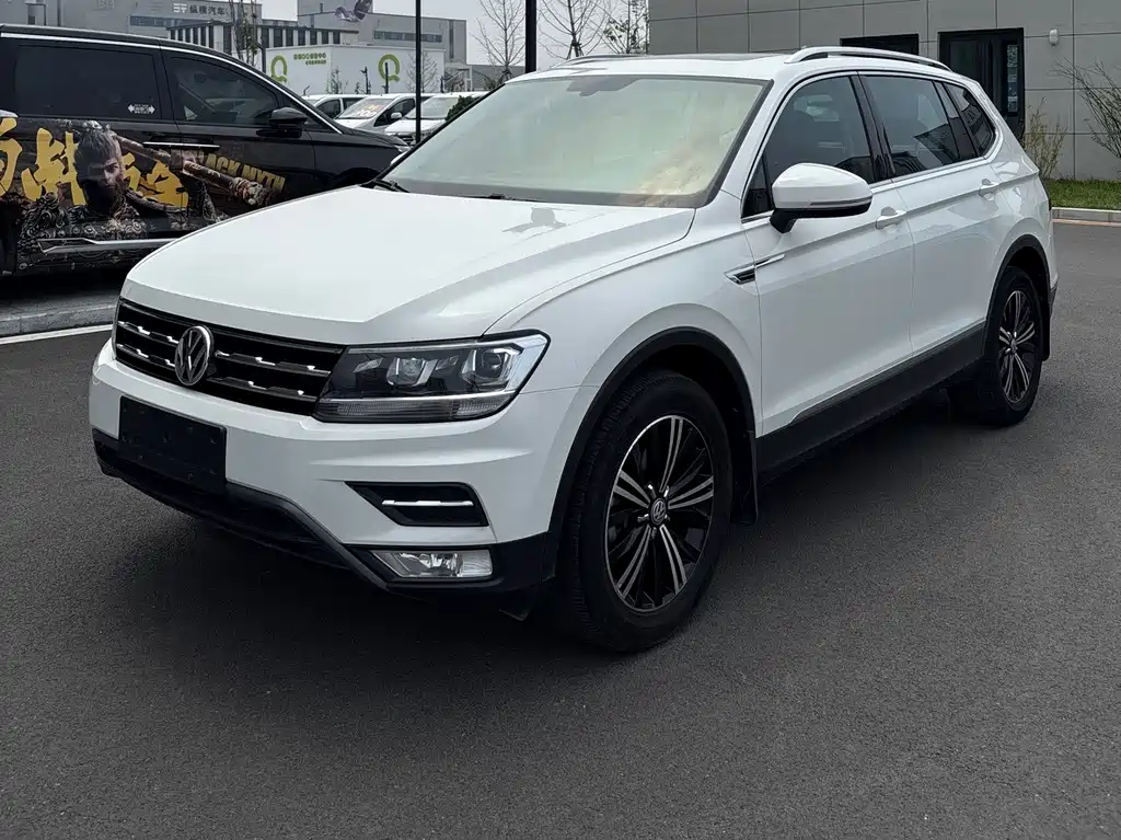 Volkswagen Tiguan L 2019 — фото 1