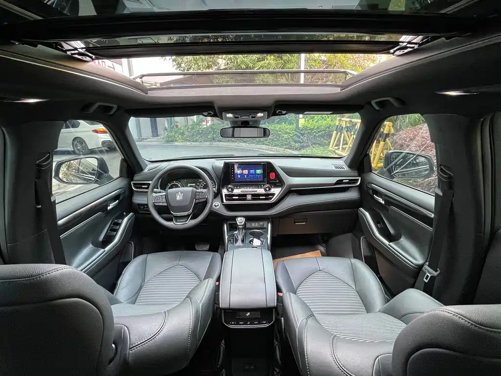 Toyota Crown Kluger 2023 — фото 14