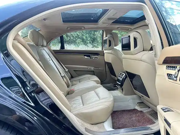 Mercedes-Benz S-Class 2012