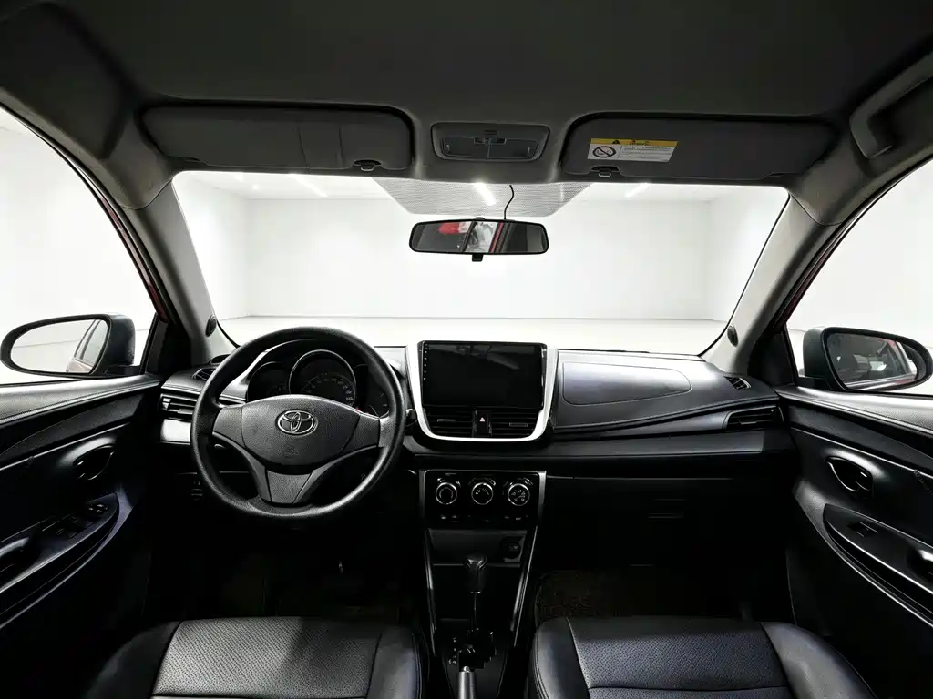 Toyota Yaris L 2018 — фото 8