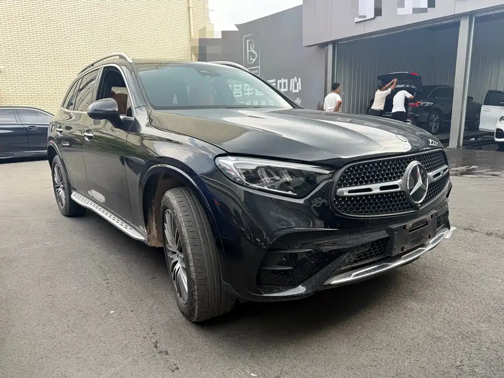 Mercedes-Benz GLC 2023